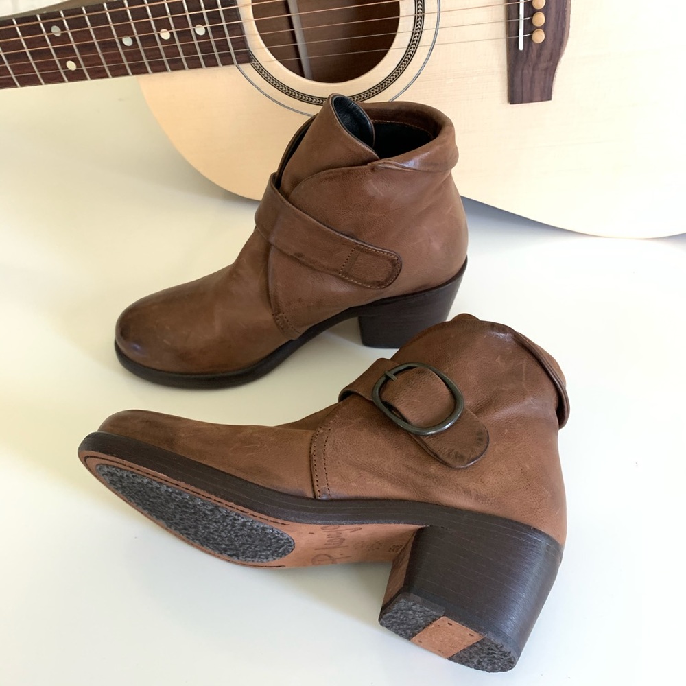 NWOT P. Monjo Ankle Boots With Buckle Sz 35.5